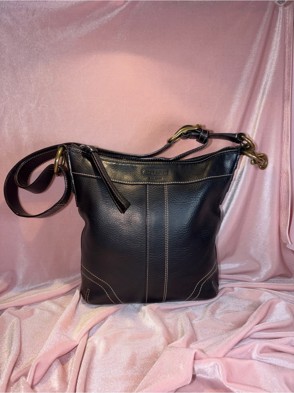 Vintage Authentic Coach Bleeker Duffle Crossbody – Black Pebbled Leather 10398 - Picture 1 of 6